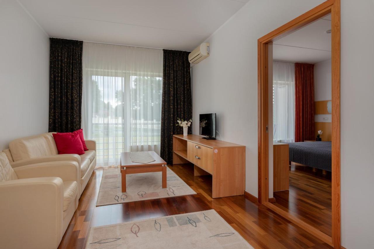 Raadimoisa Hotell Tartu Bagian luar foto