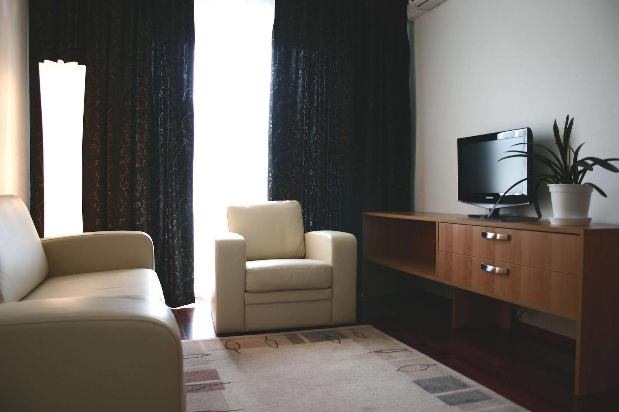 Raadimoisa Hotell Tartu Bagian luar foto