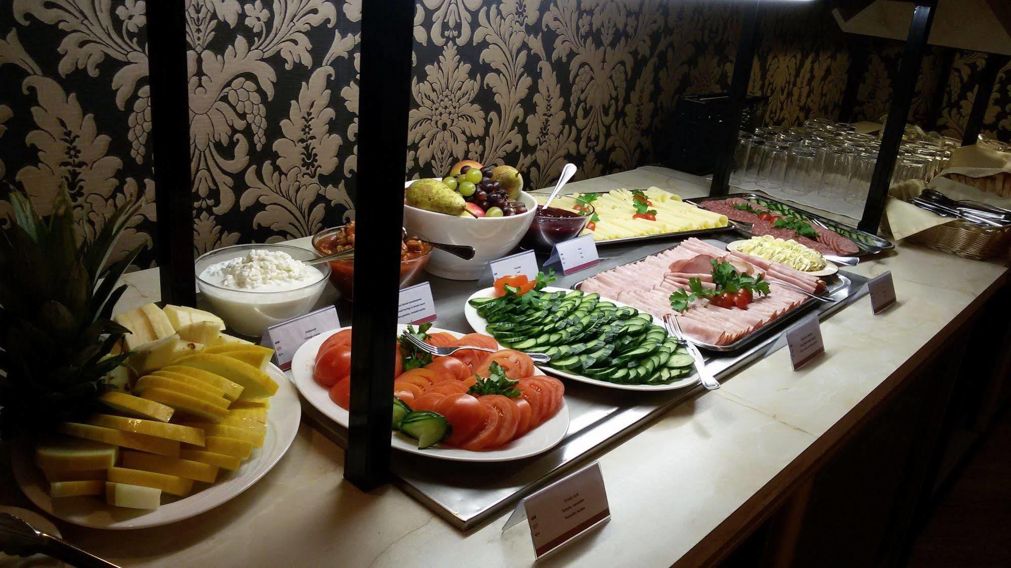 Raadimoisa Hotell Tartu Bagian luar foto